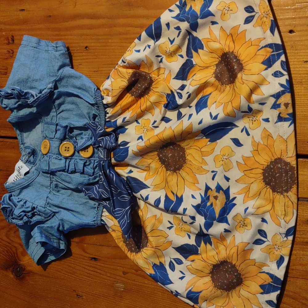 Wellie Kate sunflower dress 6/12 months so sweet